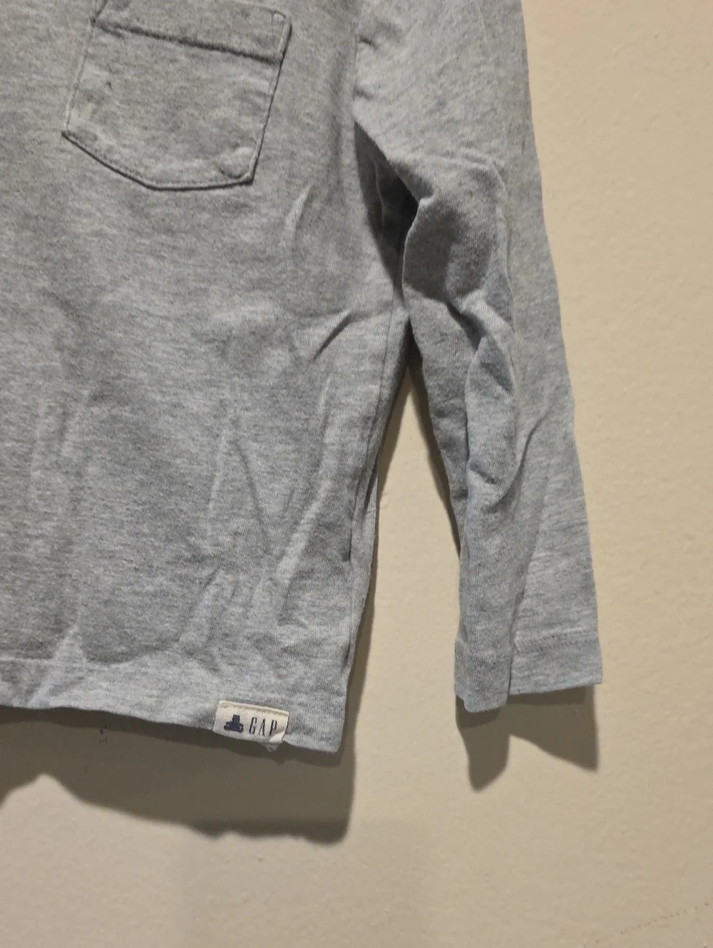 Gap Kids Long-Sleeve Pocket Tee - Light Gray Size 2